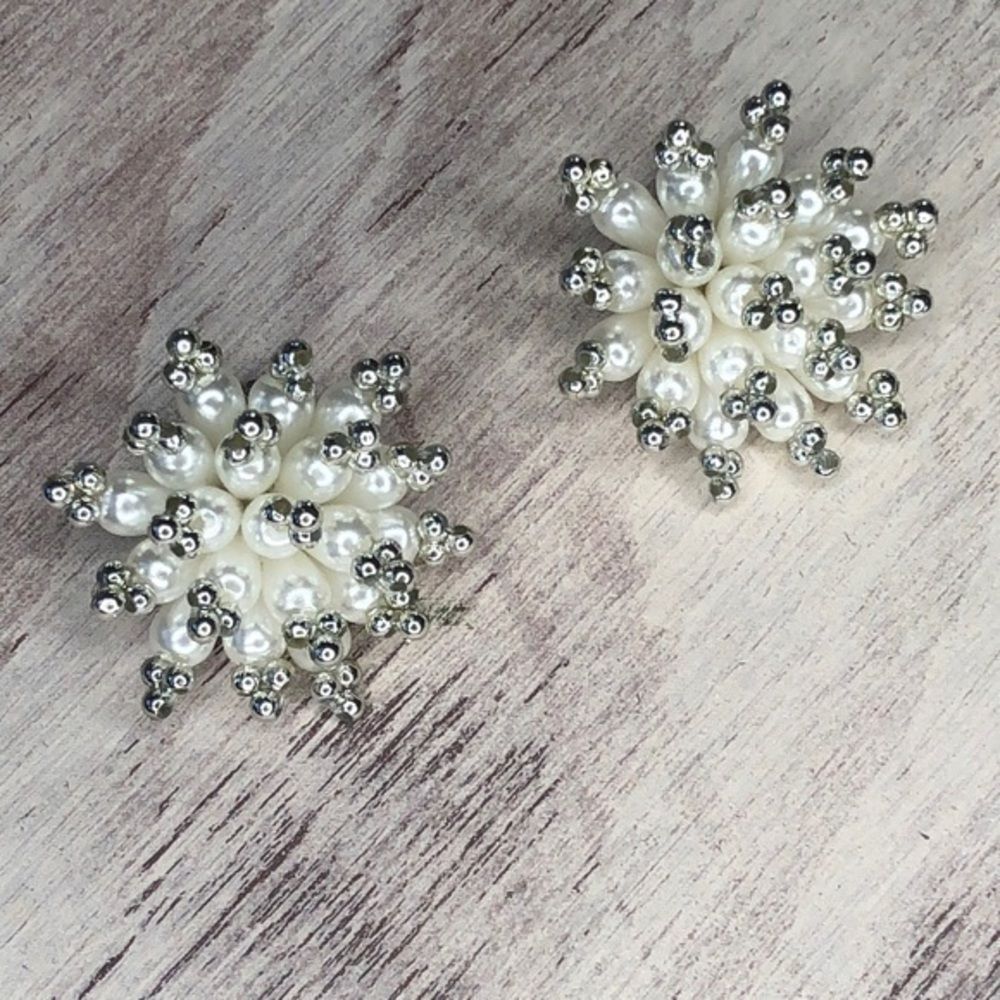 Stunning vintage clip earrings